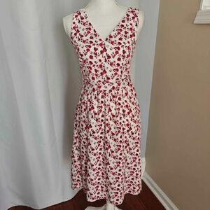 Ann Taylor Size 2 Red and White Sleeveless Floral Print Midi Dress